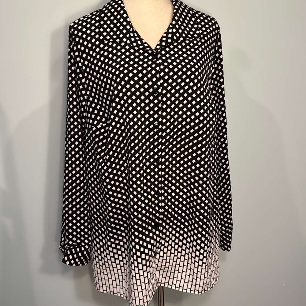Catherine’s black and white long sleeve blouse Size 14/16W